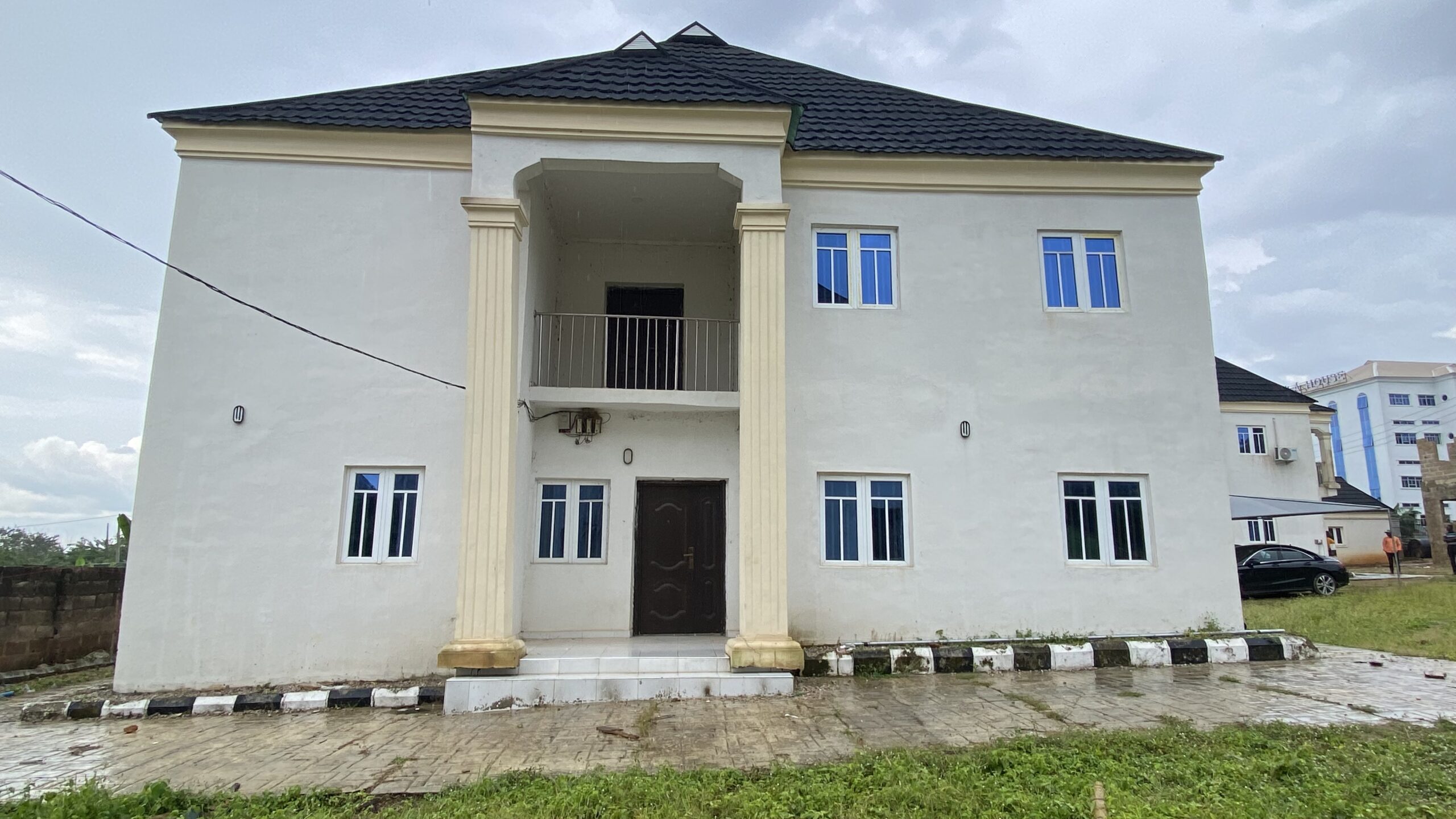 3-Bedroom Duplex with Inbuilt BQ